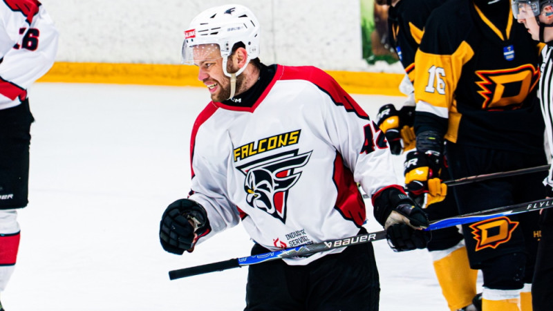 Trīs spēlēs pēc kārtas vajadzīgi bullīši, "Falcons" triumfē hokeja 1. līgā