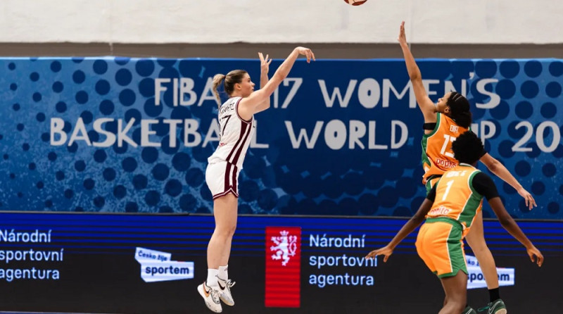 Latvijas U17 meitenes otro reizi spēlēs pret ASV