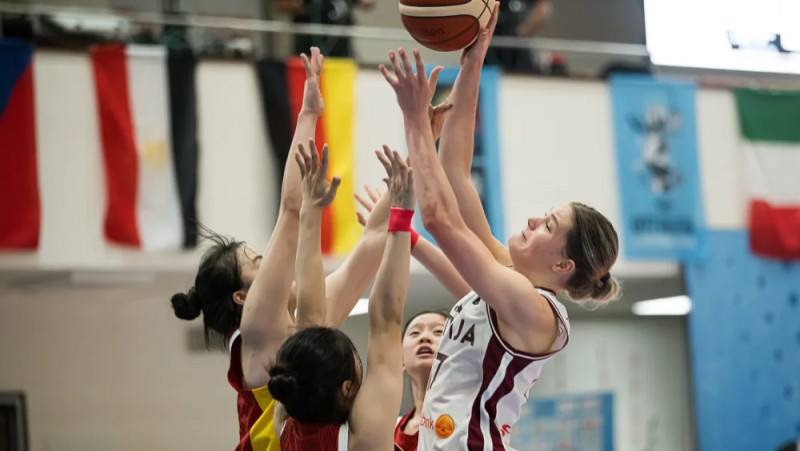 U17 meitenes nenovaktē ātrās ķīnietes un cīnīsies par devīto vietu