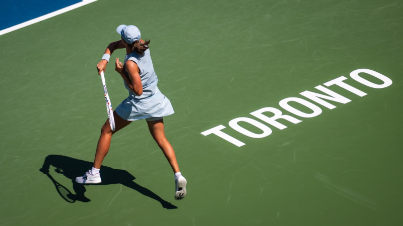 Švjonteka Toronto sāk ar uzvaru