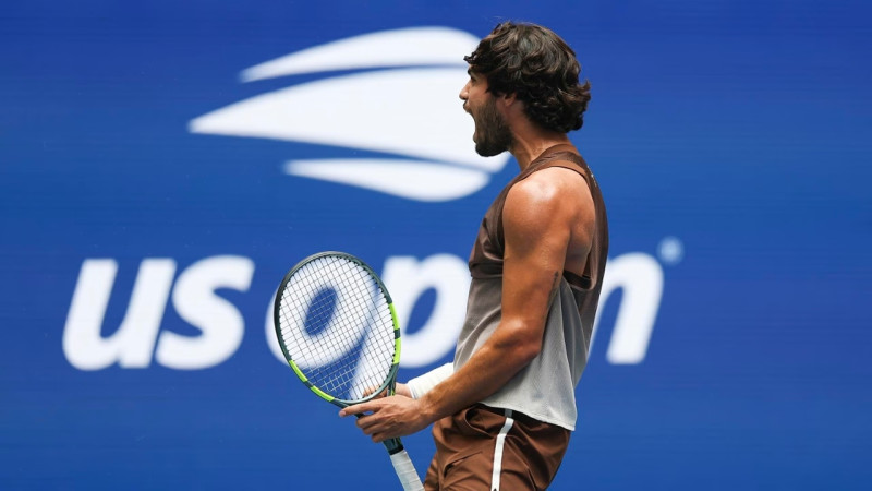 Alkarass pēc ilgas pauzes atgriežas ar uzvaru "US Open" pirmajā kārtā
